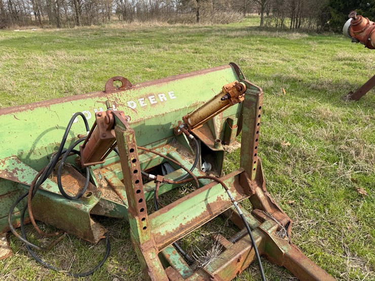 john-deere-8-image-8