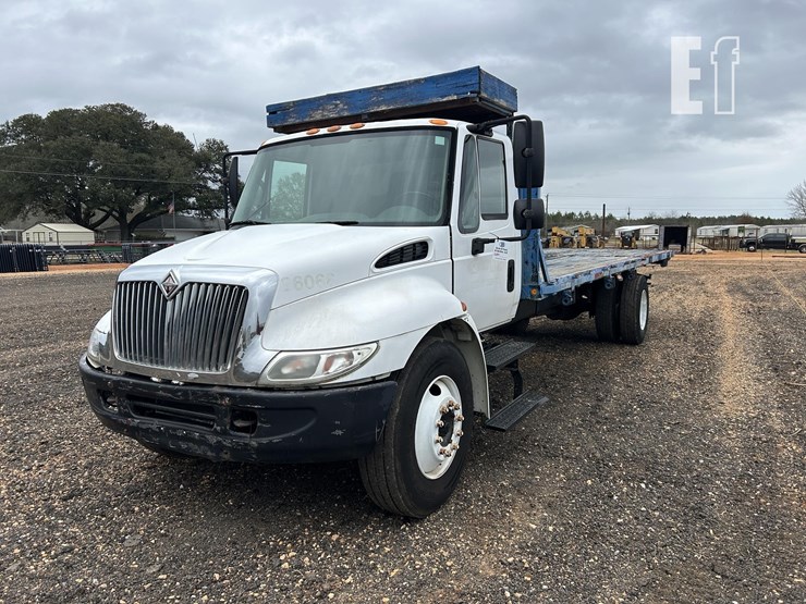 2004-international-4300-image-8