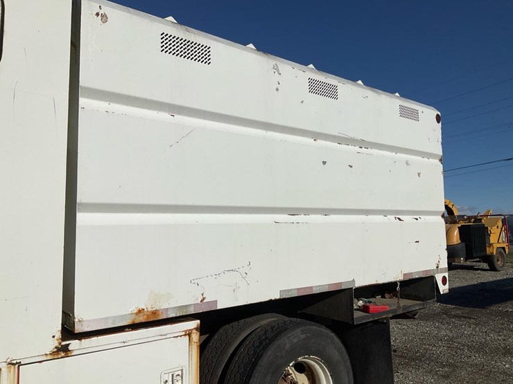 2004-gmc-topkick-image-22