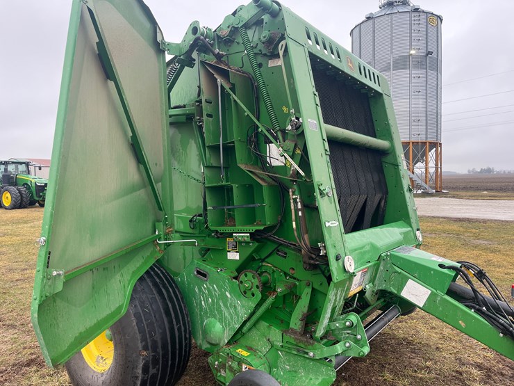 john-deere-560m-image-24