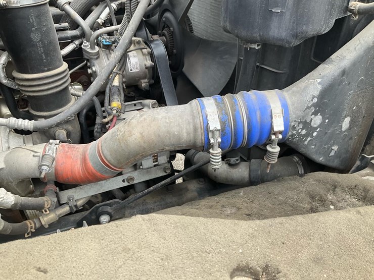 2014-international-7300-image-123