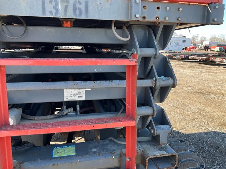 2015-skyjack-sj7135rt-image-49