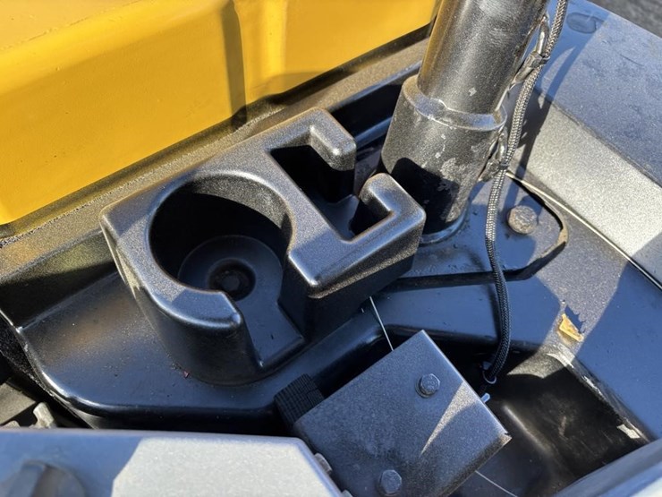 caterpillar-303.5-image-32