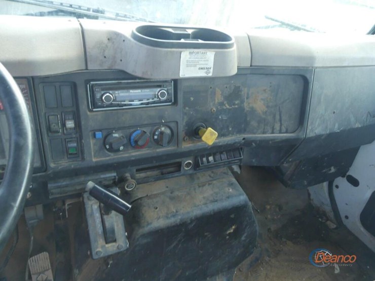 2000-international-4700-image-13