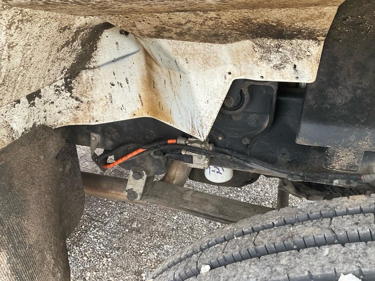 2014-international-7300-image-111