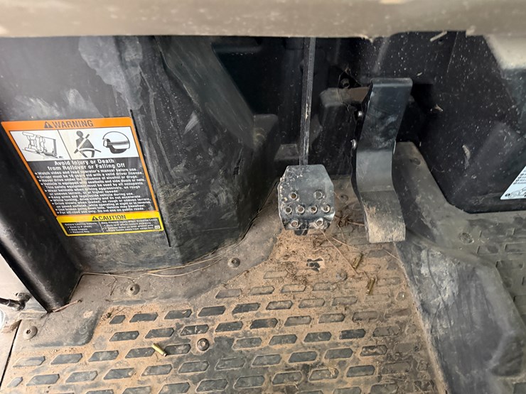 john-deere-gator-image-42