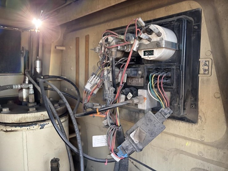 2008-ingersoll-rand-p185-image-24