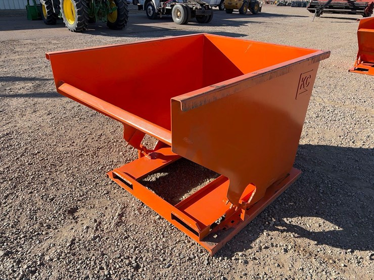 self-dumping-hopper-with-fork-pockets-image-1