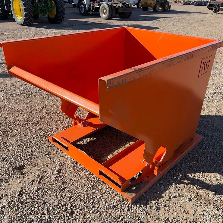 Self Dumping Hopper With Fork Pockets
