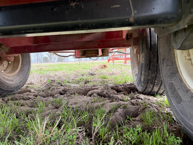 #41020-•-chandler-equipmen-17'-pull-type-spreader-image-9