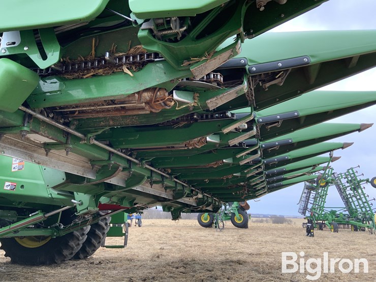 2024-john-deere-c8r-image-10