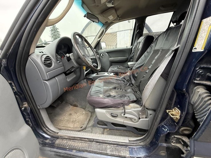 2006-jeep-liberty-image-39