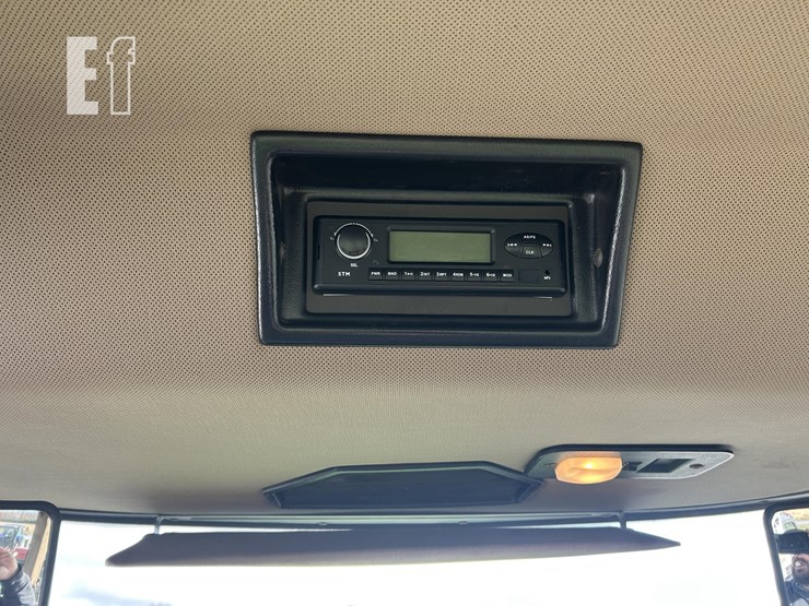 1990-john-deere-8760-image-17