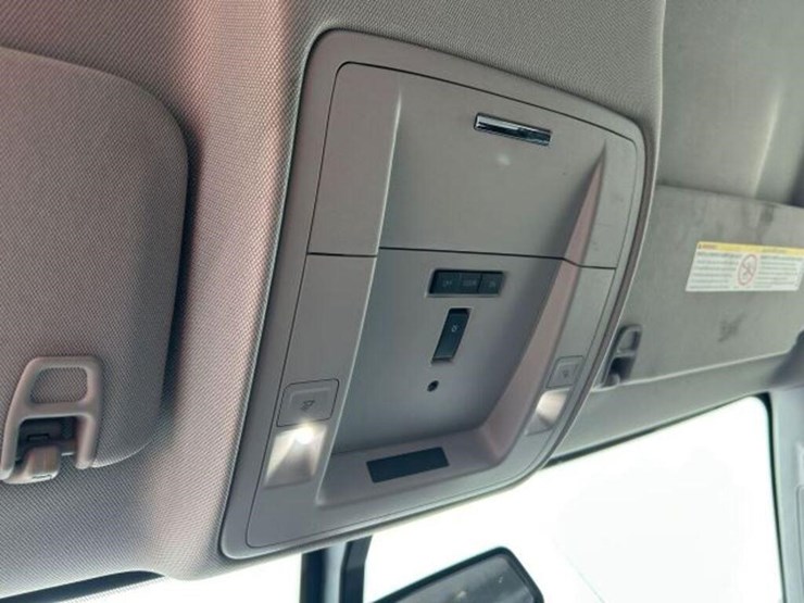 2018-chevrolet-silverado-2500hd-image-26