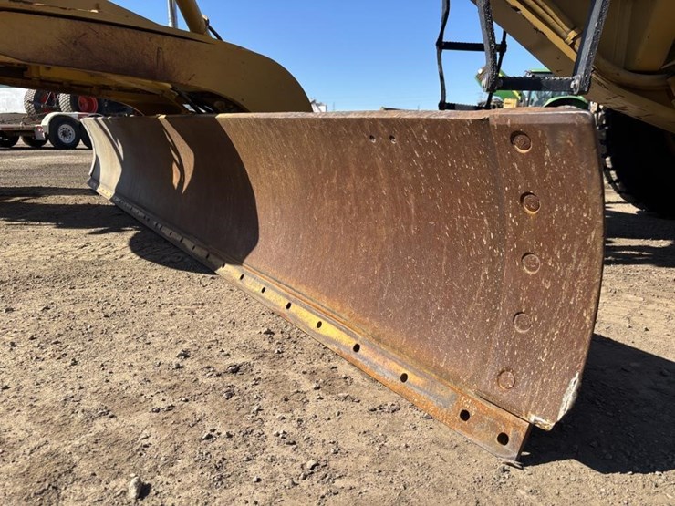 caterpillar-143h-image-10