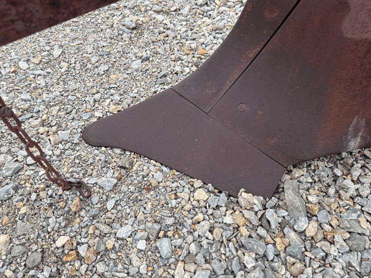 john-deere-l-left-hand-plow-image-11