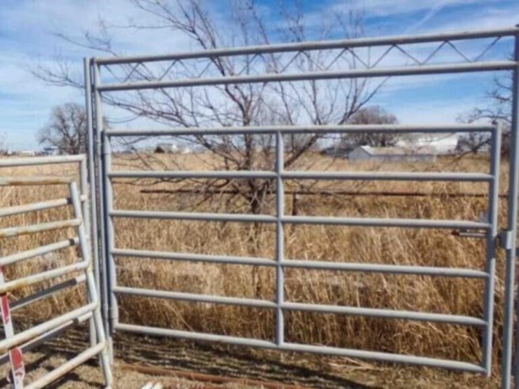 w/w-manual-cattle-chute-3-adjustable-alley-image-13