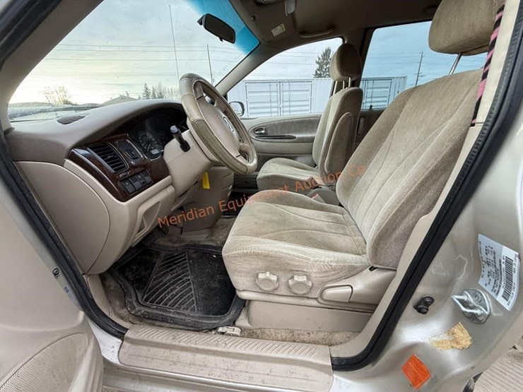 2000-mazda-mpv-image-21