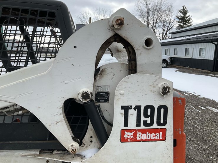 2007-bobcat-t190-image-16