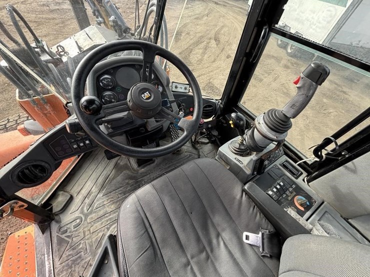 caterpillar-it14g-image-32