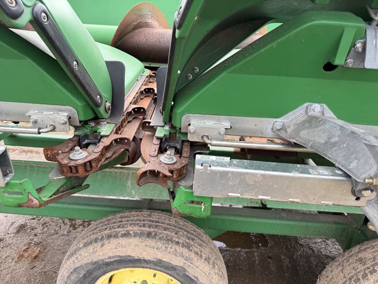 john-deere-c8r-image-45