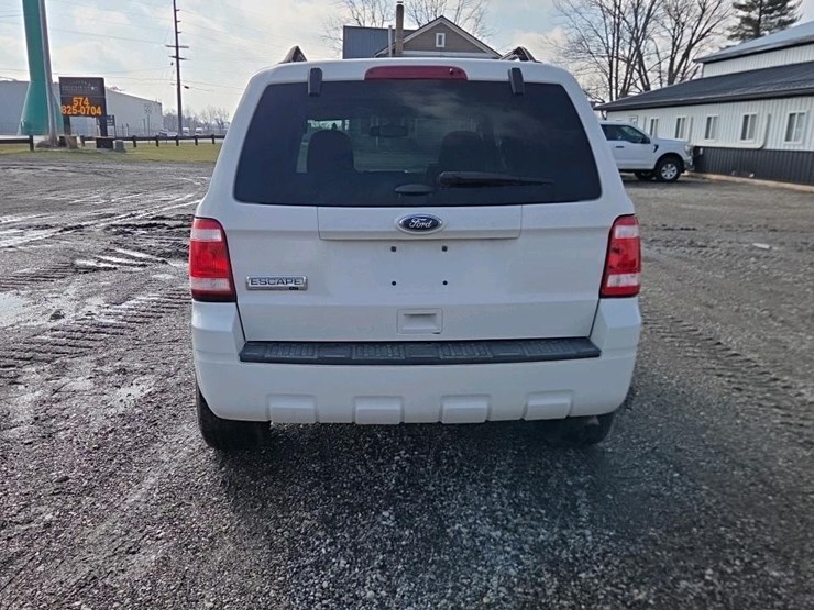 2011-ford-escape-xlt-image-4
