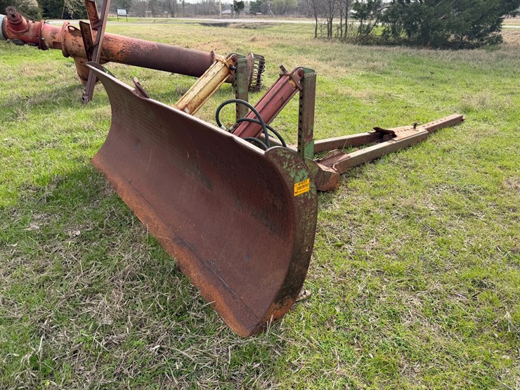 john-deere-8-image-1