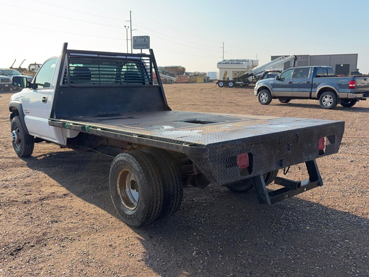 2001-chevrolet-c3500-image-5