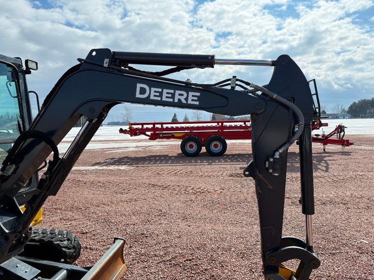 2021-deere-30g-image-35