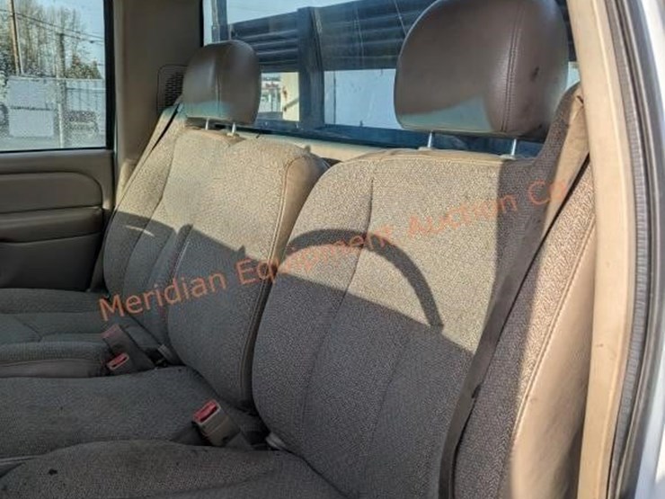 2003-chevrolet-3500-image-27