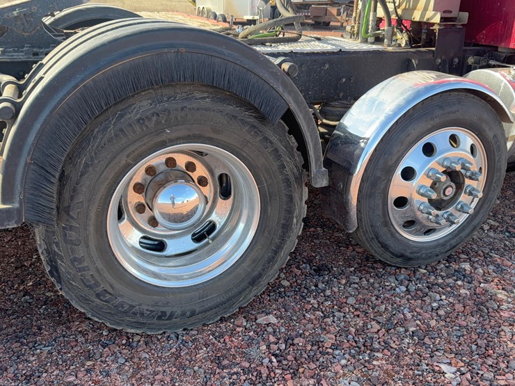 2004-kenworth-w900-image-30