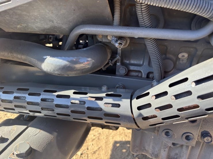 2017-kubota-l4760d-image-47