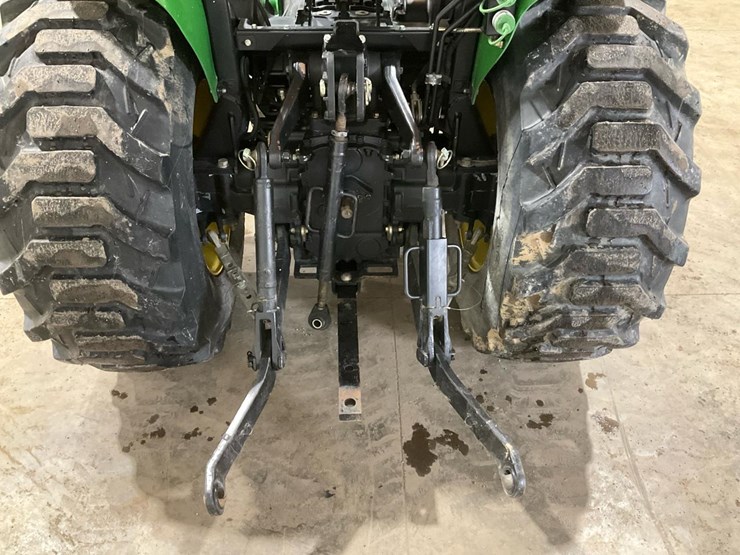 2010-john-deere-3520-image-34