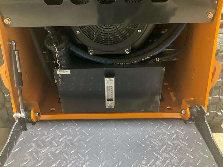 #1000-•-new-land-hero-ldh-t460-mini-track-skid-steer-loader-image-12