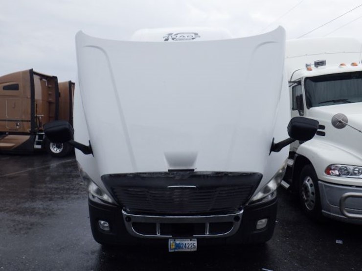 2016-freightliner-cascadia-125-image-27