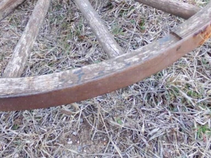 wood-spoke-wheel-,-3'-image-2