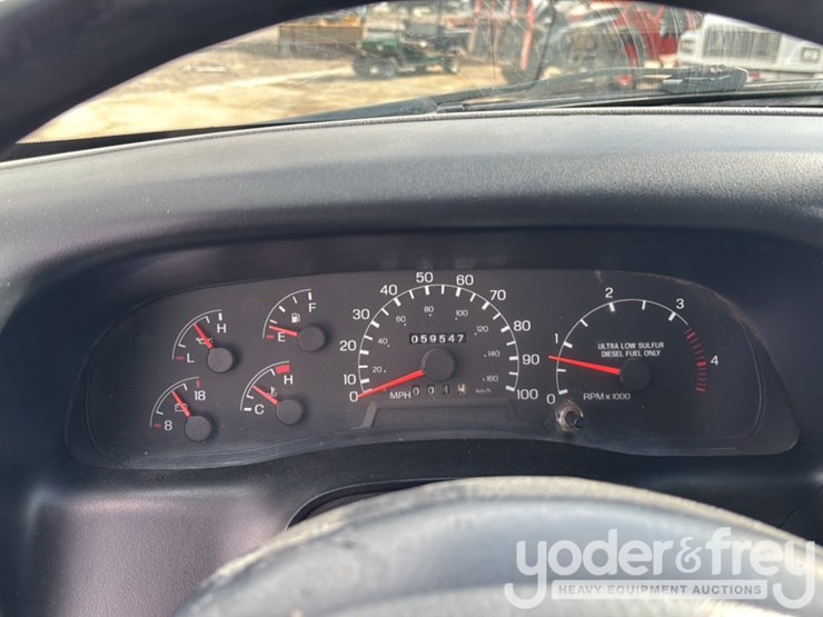 2009-ford-750-image-57