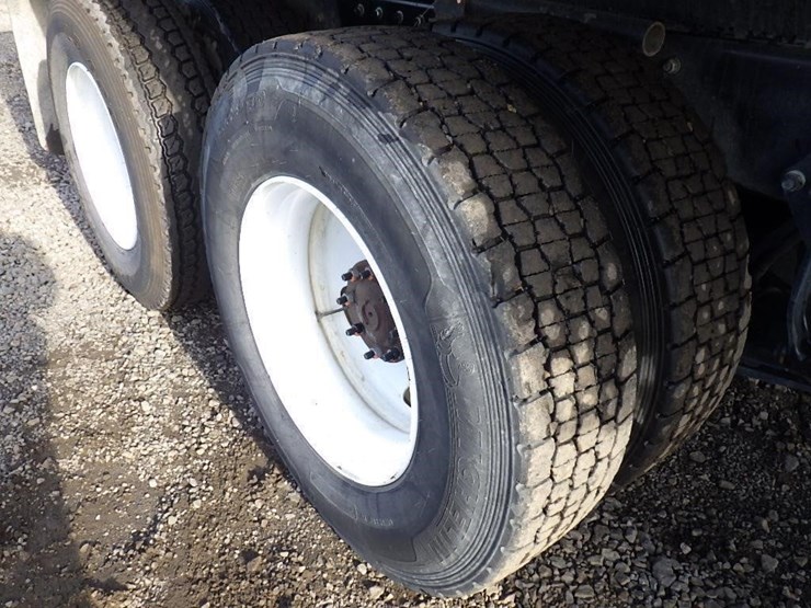 2019-freightliner-m2-15'-t/a-dump-truck-image-19