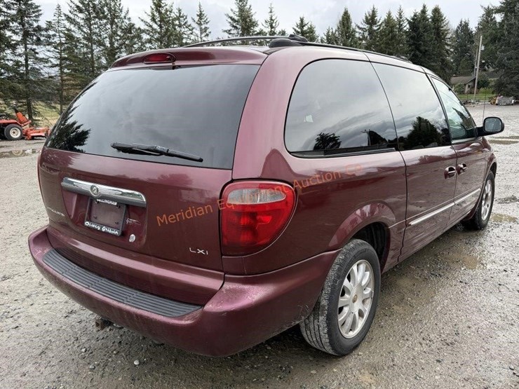 2002-chrysler-town-&-country-image-4