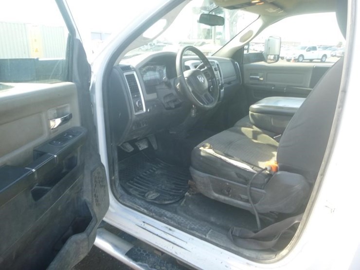 2012-dodge-ram-5500-image-11