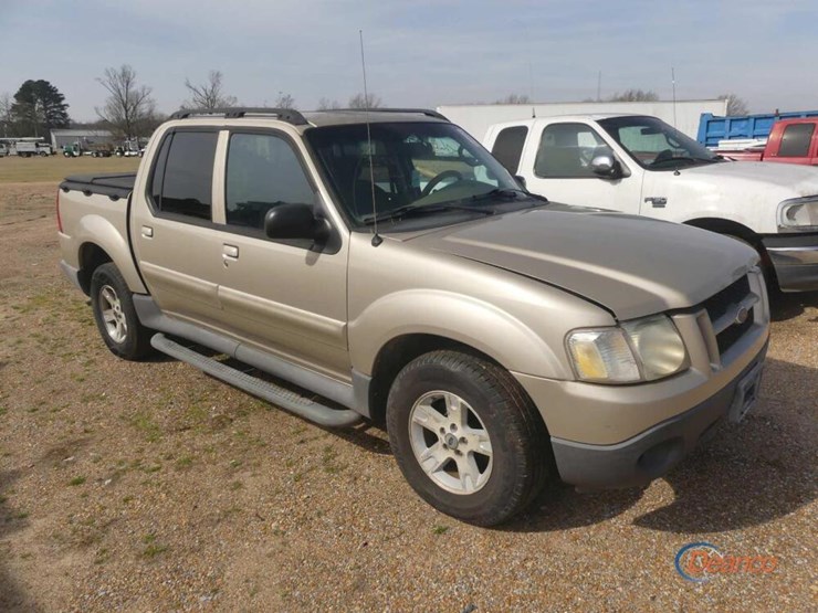 2005-ford-explorer-image-1