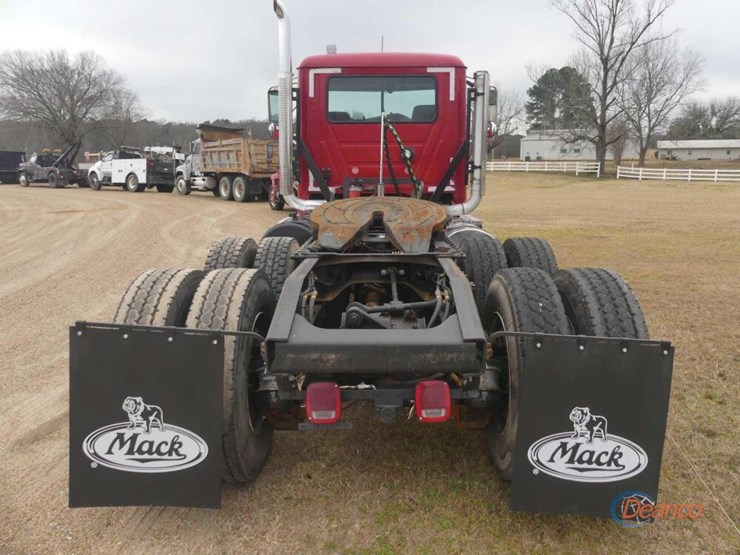 2012-mack-chu613-truck-tractor,-s/n-1m1an09y9cm008352:-mack-mp8-eng.,-eaton-13-sp.,-wet-line,-air-brakes,-air-ride-cab,-camelback-susp.,-sliding-5th-wheel,-dual-stacks,-24.5-tires,-59k-mi.-image-8