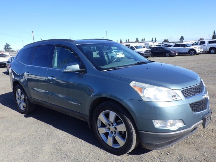 2009-chevrolet-traverse-image-2
