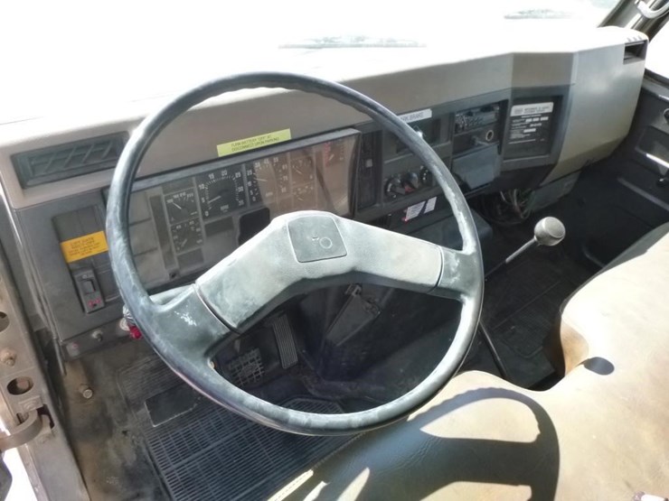1995-international-4900-image-8
