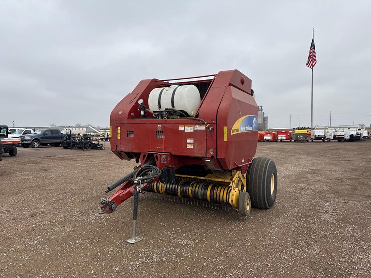 2010-new-holland-br7090-image-1