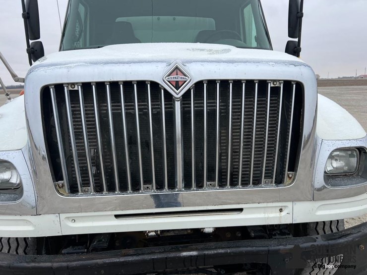 2006-international-7600-image-16