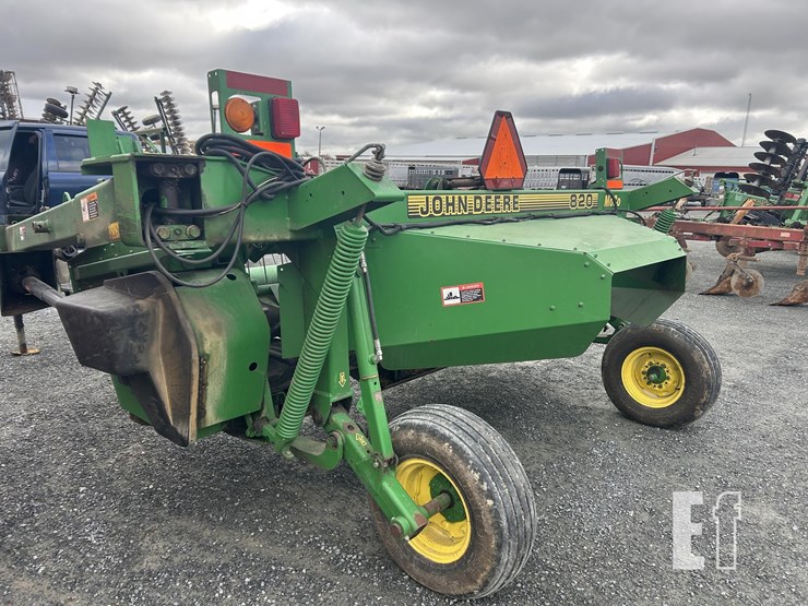 john-deere-820-image-5