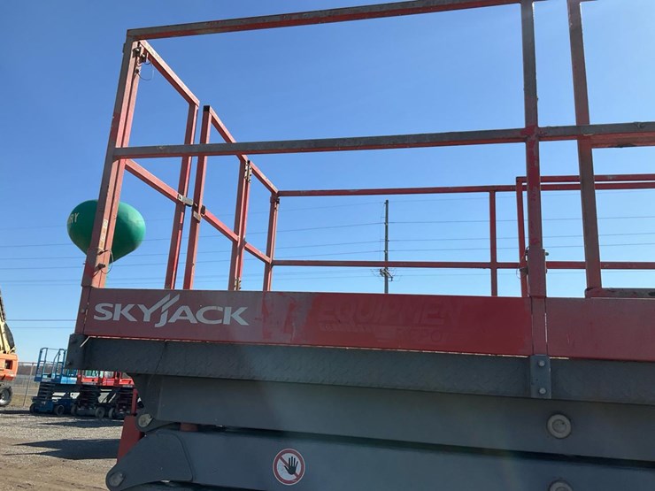 2015-skyjack-sj7135rt-image-57