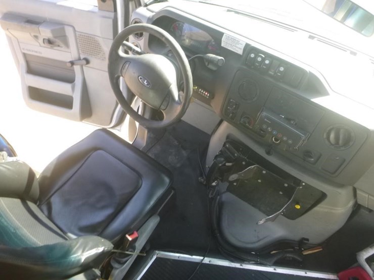 2014-ford-e450-image-9