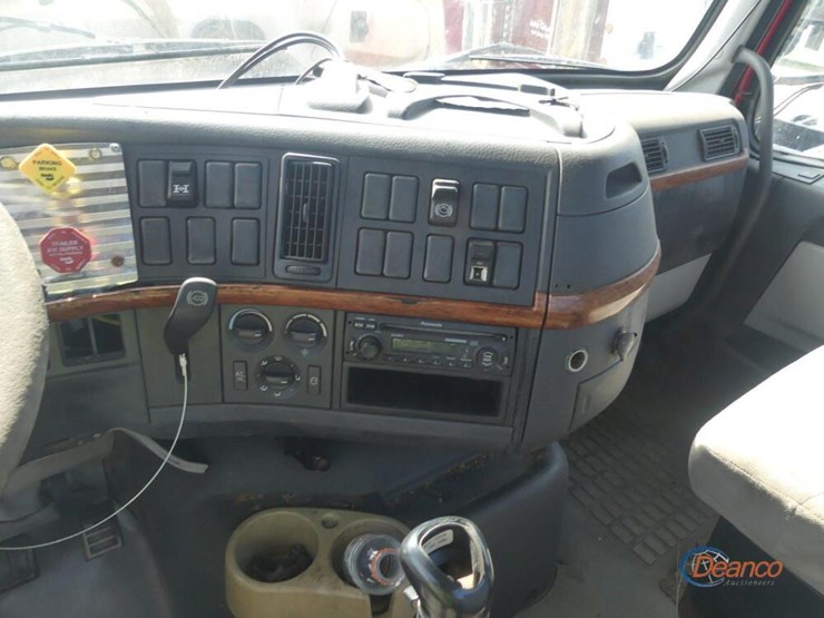 2004-volvo-truck-tractor,-s/n-4v4kc9gh04n352976:-t/a,-day-cab,-ve-d12-465-eng.,-eaton-10-sp.,-wet-kit,-11r24.5-tires,-487k-mi.-image-17